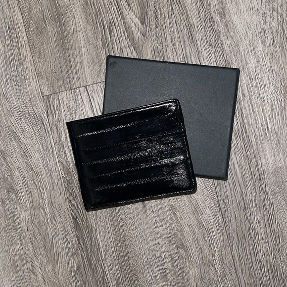 5/$25 Faux Black Leather Bi-Fold Flip out ID Unisex Wallet BNIB - Picture 5 of 5